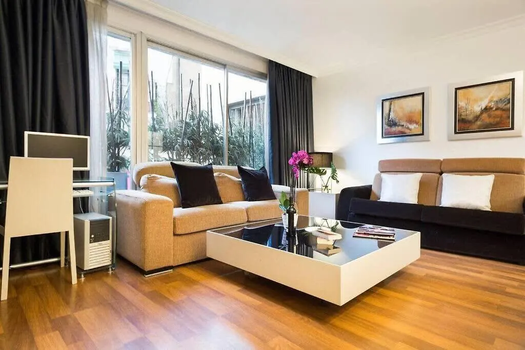 Central And Elegant 4 Bedroom By Placa Catalunya 巴塞罗那