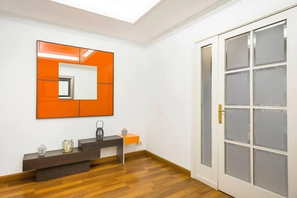 Central And Elegant 4 Bedroom By Placa Catalunya Barcelona 0*,  Spanje